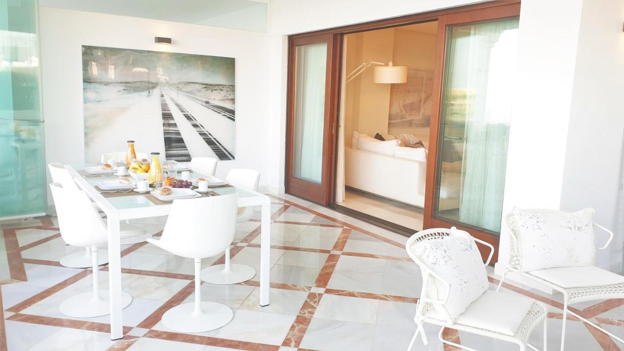 LUXURY APARTMENT FRONTAL BEACH in Doncella Beach Estepona Esterno foto