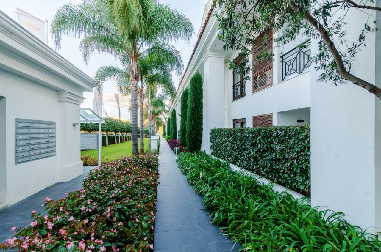 LUXURY APARTMENT FRONTAL BEACH in Doncella Beach Estepona Esterno foto