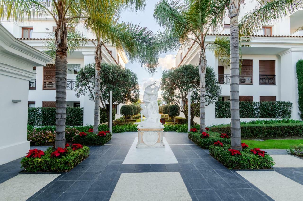 LUXURY APARTMENT FRONTAL BEACH in Doncella Beach Estepona Esterno foto